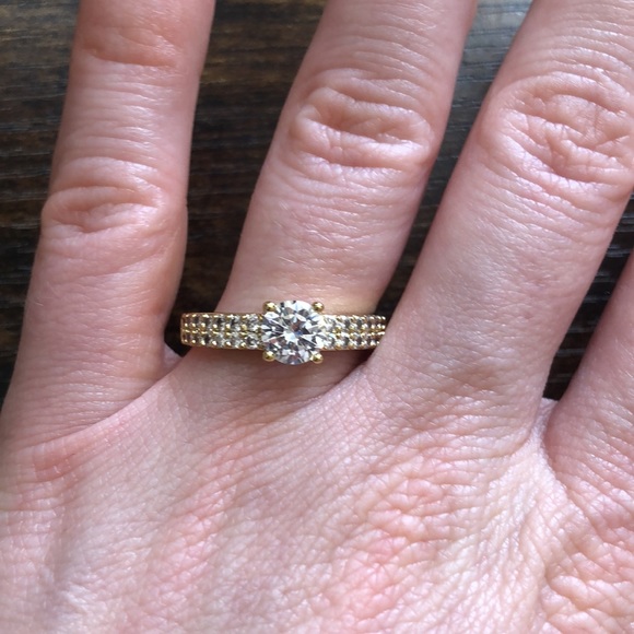 BOGO NWOT Costume jewelry ring, size 8 - Picture 2 of 3